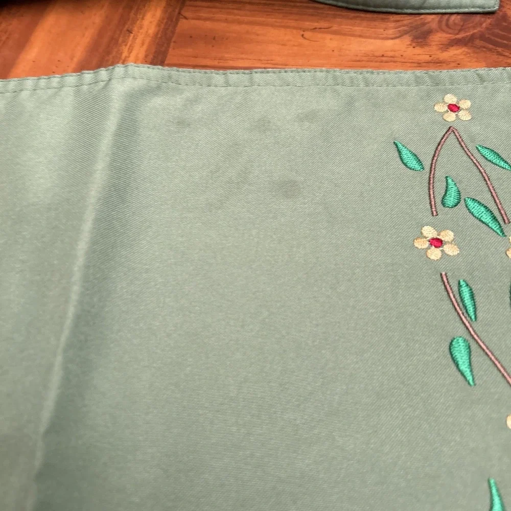 green floral embroidered Table Placemats‎ By Temptations QVC Lot 6